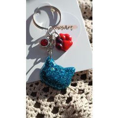 Cicafej kulcstartó apró díszekkel